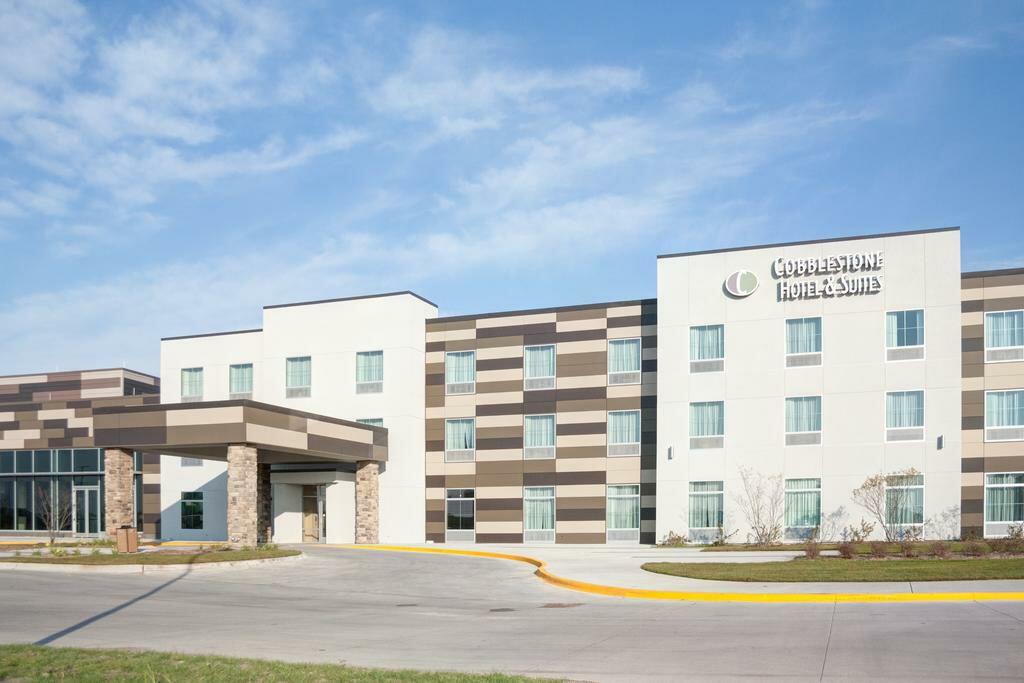 Picture of Cobblestone Inn & Suites