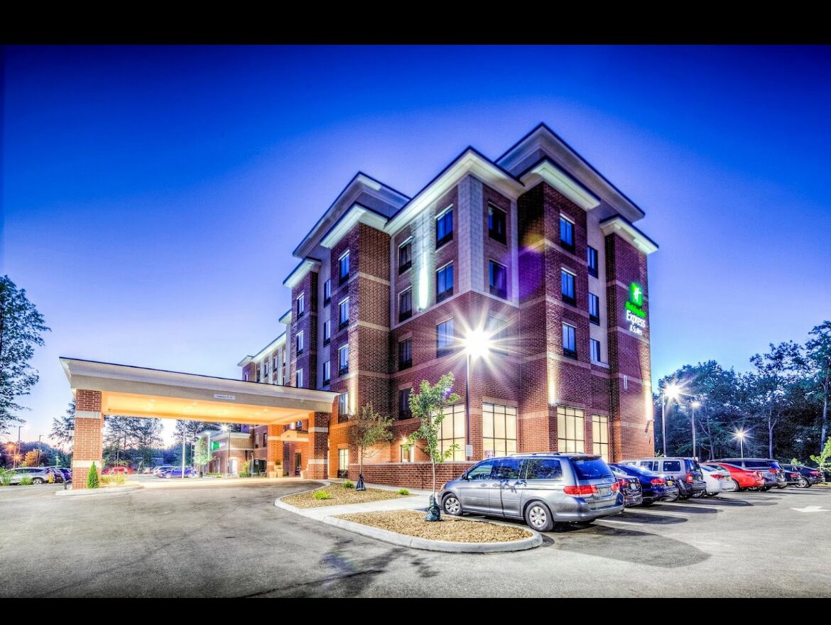 Picture of Holiday Inn Express & Suites Cleveland West - Westlake, an IHG Hotel