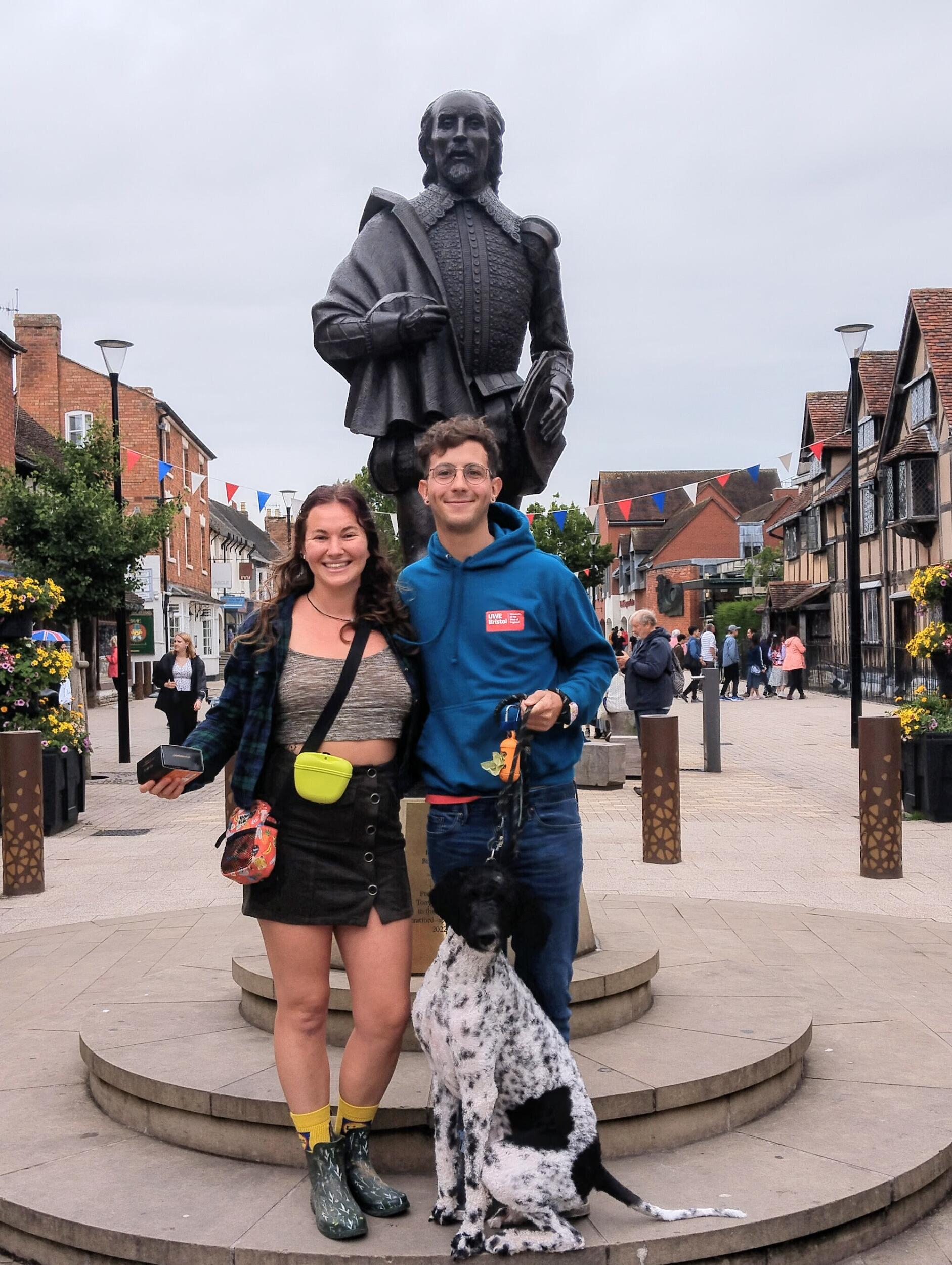 Some sightseeing (in Stratford!) with Oreo