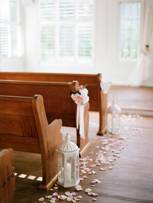 Simple, Sweet Wedding Ceremony Decor