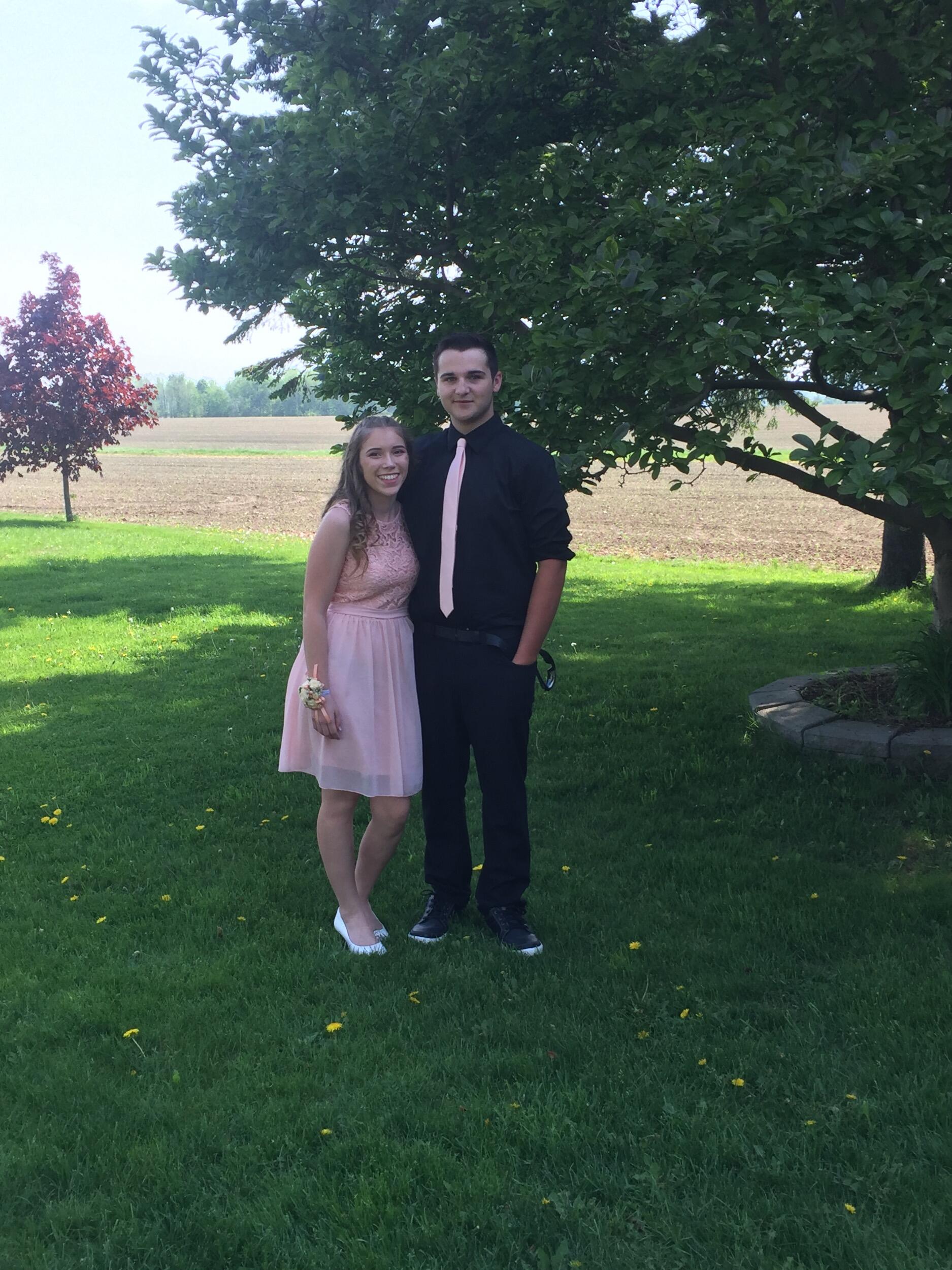 We met in high school, and not long after, Ethan asked Brooke to be his girlfriend—officially starting our journey together March 17, 2018. From the very beginning, we knew we were meant to be.
Fun fact one of our first dates was Ethan prom. 