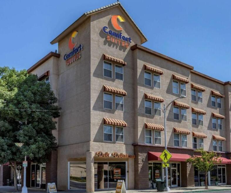 Picture of Comfort Suites Visalia - Convention Center