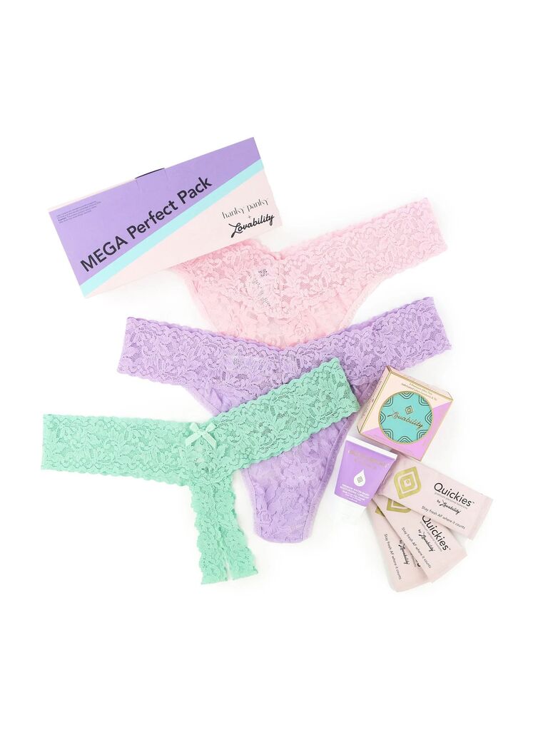 Set of three lace honeymoon thongs in pastel colors