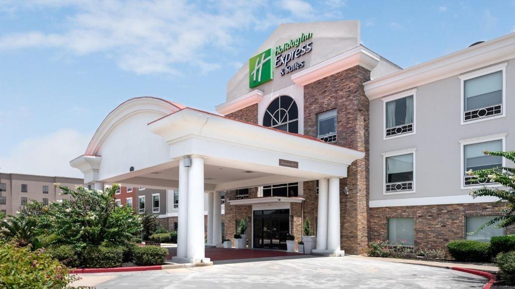 Picture of Holiday Inn Express & Suites Conroe I-45 North