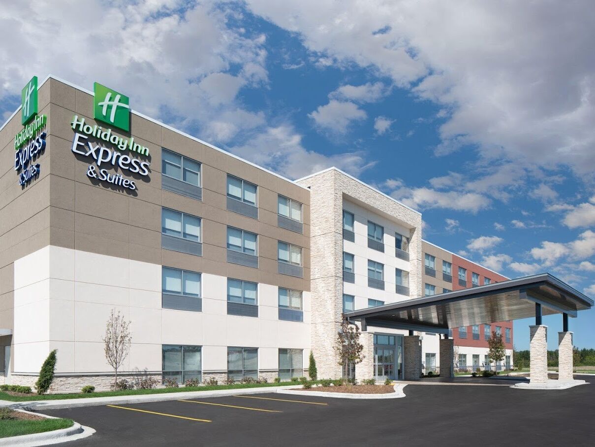 Picture of Holiday Inn Express & Suites Elkhorn - Lake Geneva Area, an IHG Hotel