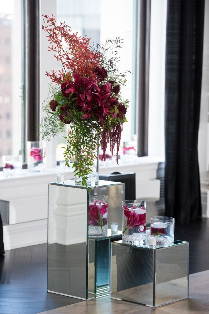 Patriotic Red Modern Floral Decor