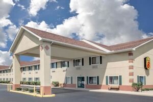 Picture of Super 8 by Wyndham Three Rivers