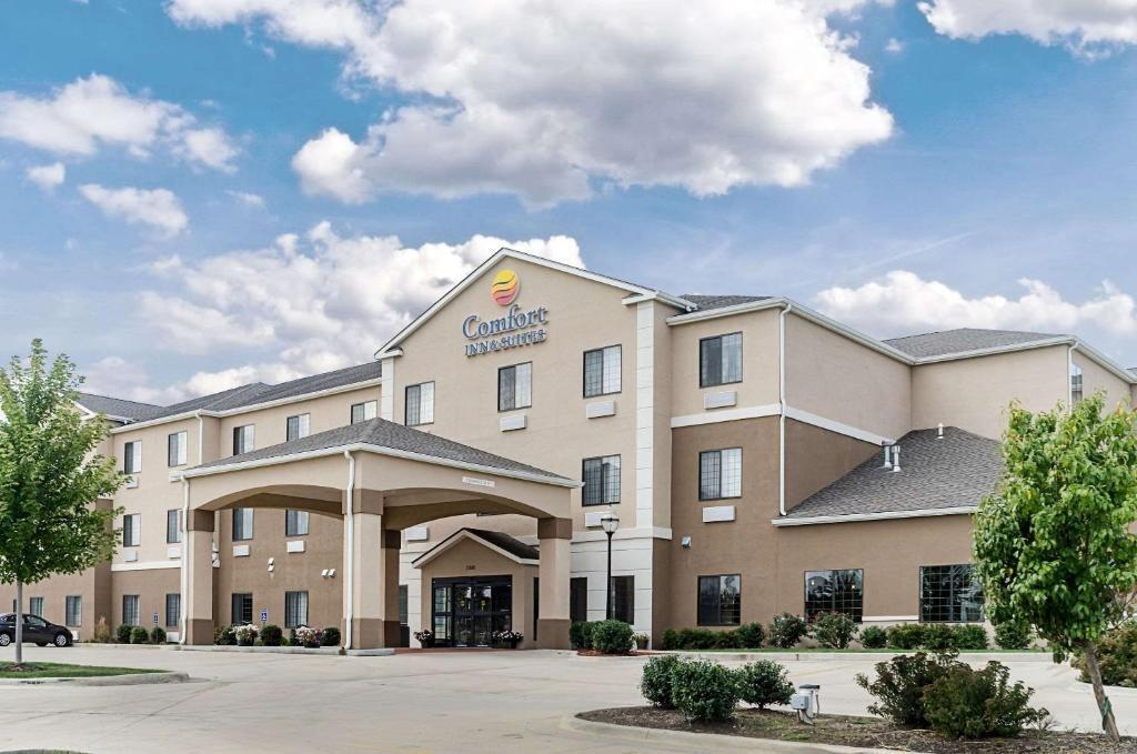 Picture of Comfort Inn & Suites Lawrence - University Area