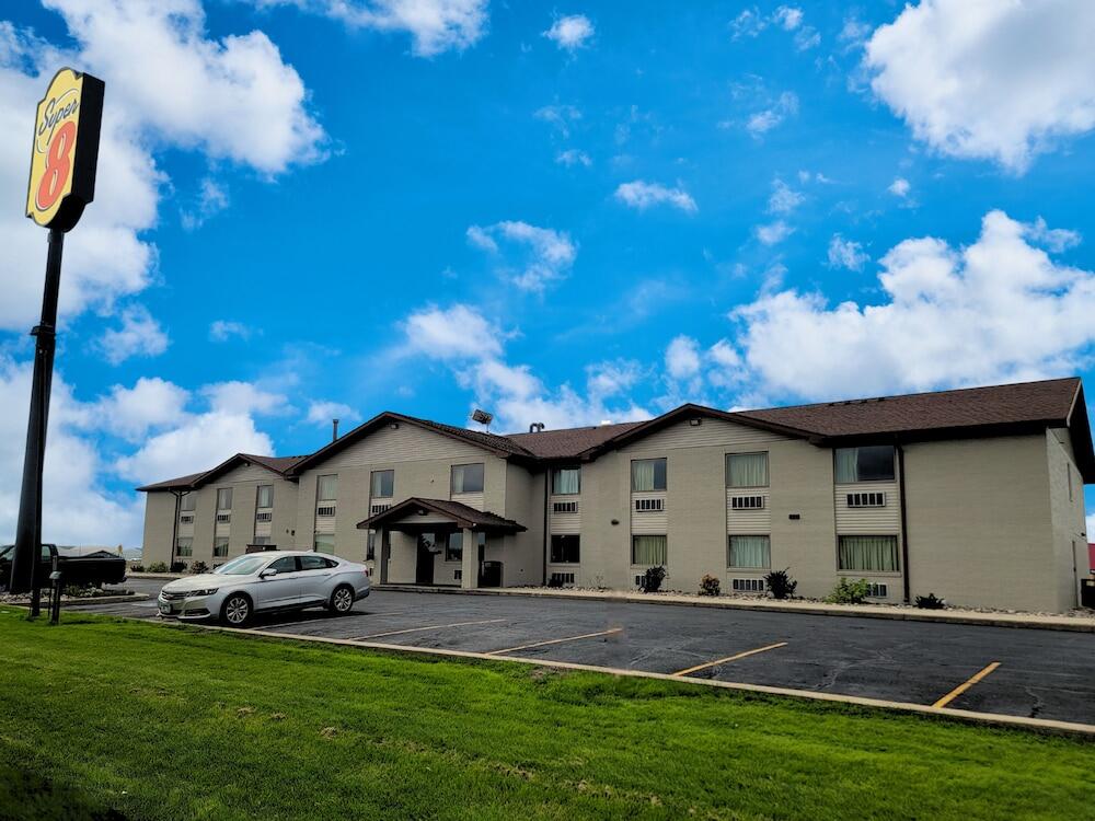 Picture of Super 8 by Wyndham Perham