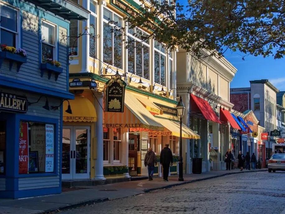 Picture of Shopping on Thames Street