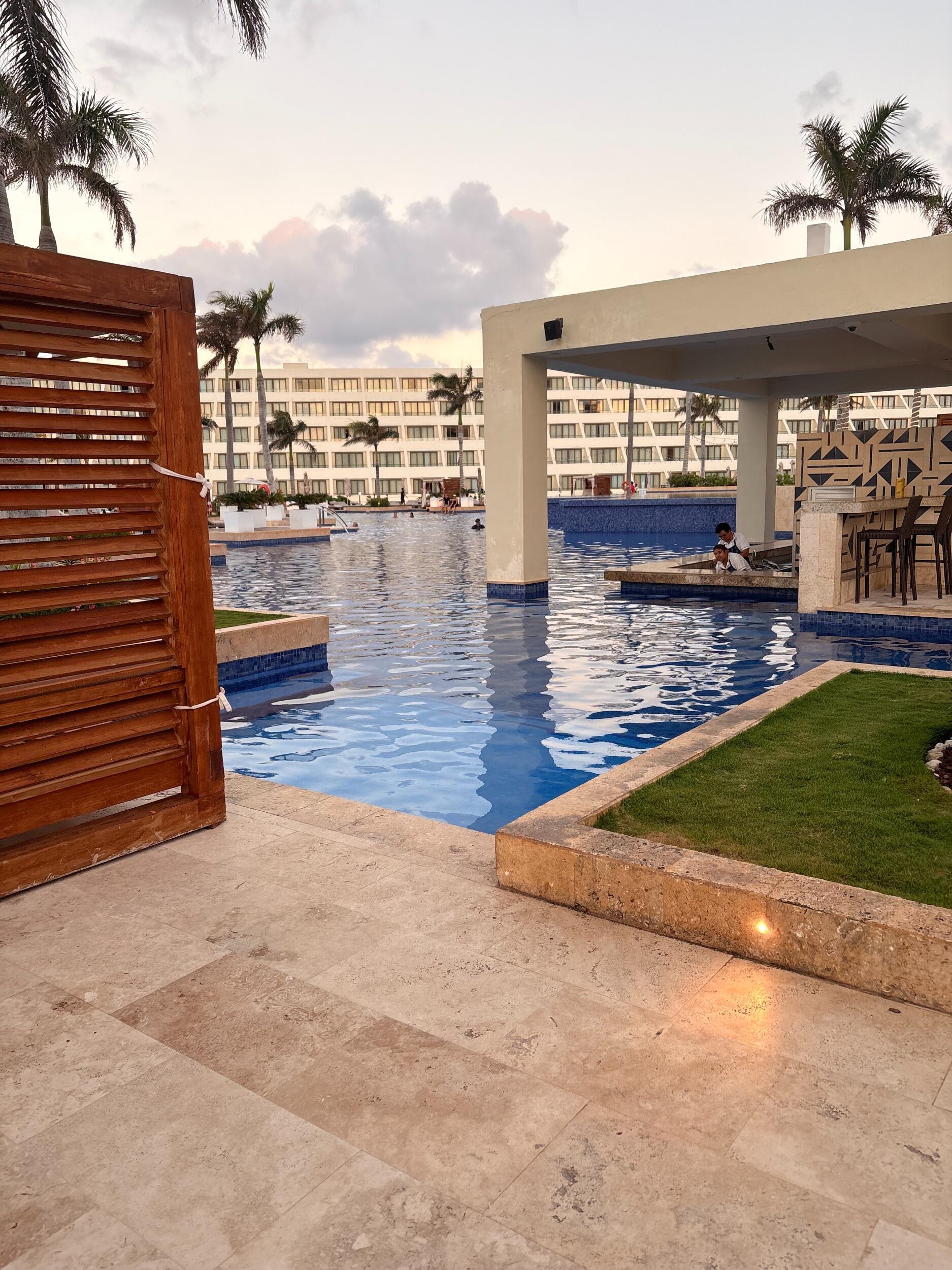 Picture of Swim Up Bar in Pool
