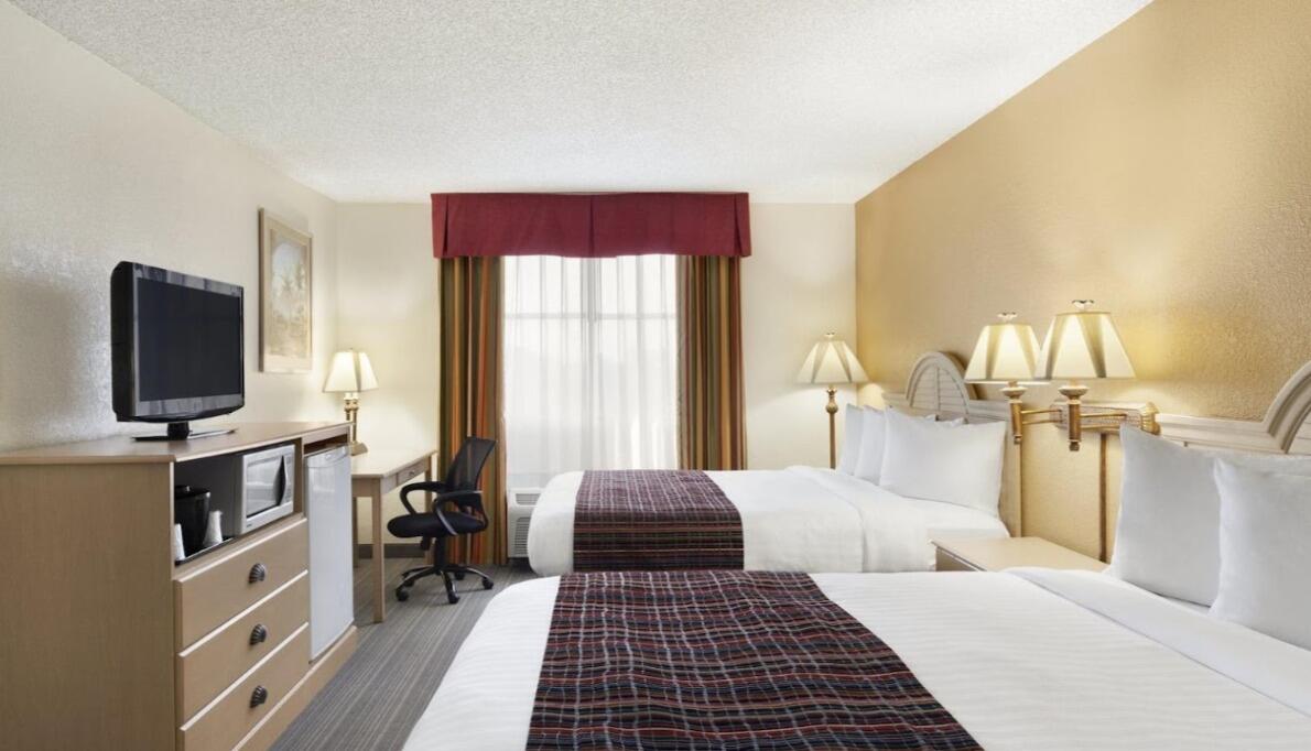 Picture of Country Inn & Suites by Radisson, Miami (Kendall), FL