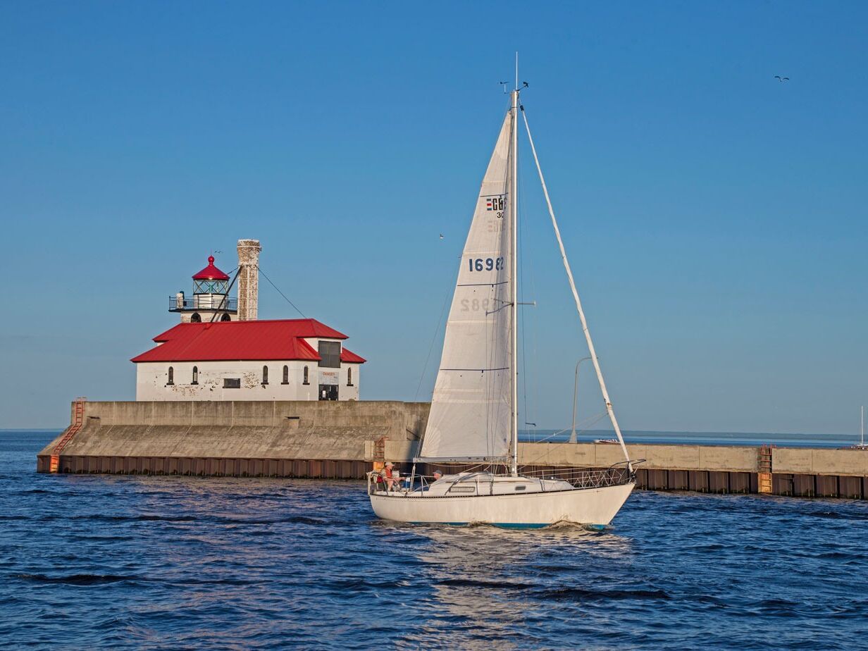 Picture of Sailing the Big Lake