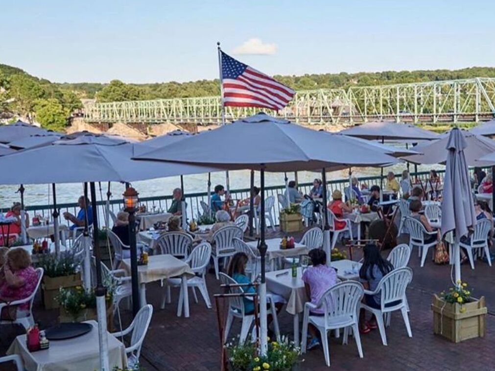 Picture of The Landing Restaurant