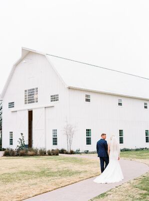 White Barn Wedding at The White Sparrow in Quinlan, Texas