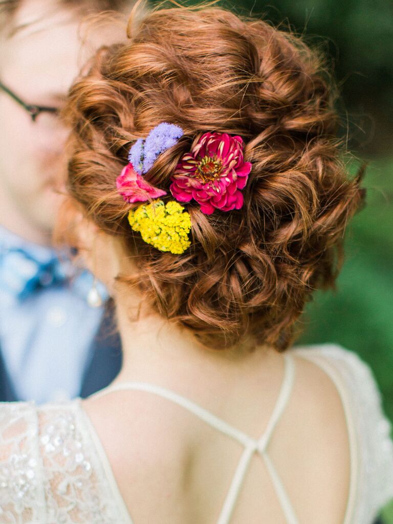 35 Curly Hair Wedding Styles for Long, Medium & Short Cuts