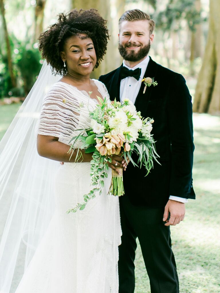35 Curly Hair Wedding Styles for Long, Medium & Short Cuts