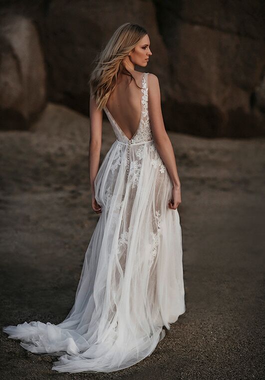 Abella Julia Wedding Dress | The Knot