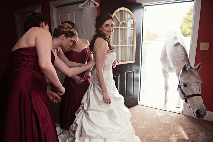 Black Horse Inn allowed Karen to bring her own horse to her wedding day.