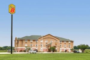 Picture of Super 8 by Wyndham Grayville
