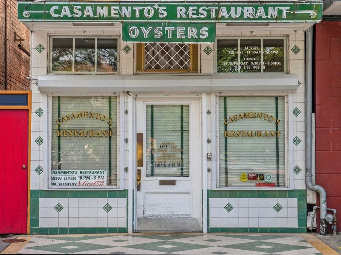 Picture of Casamento's Restaurant