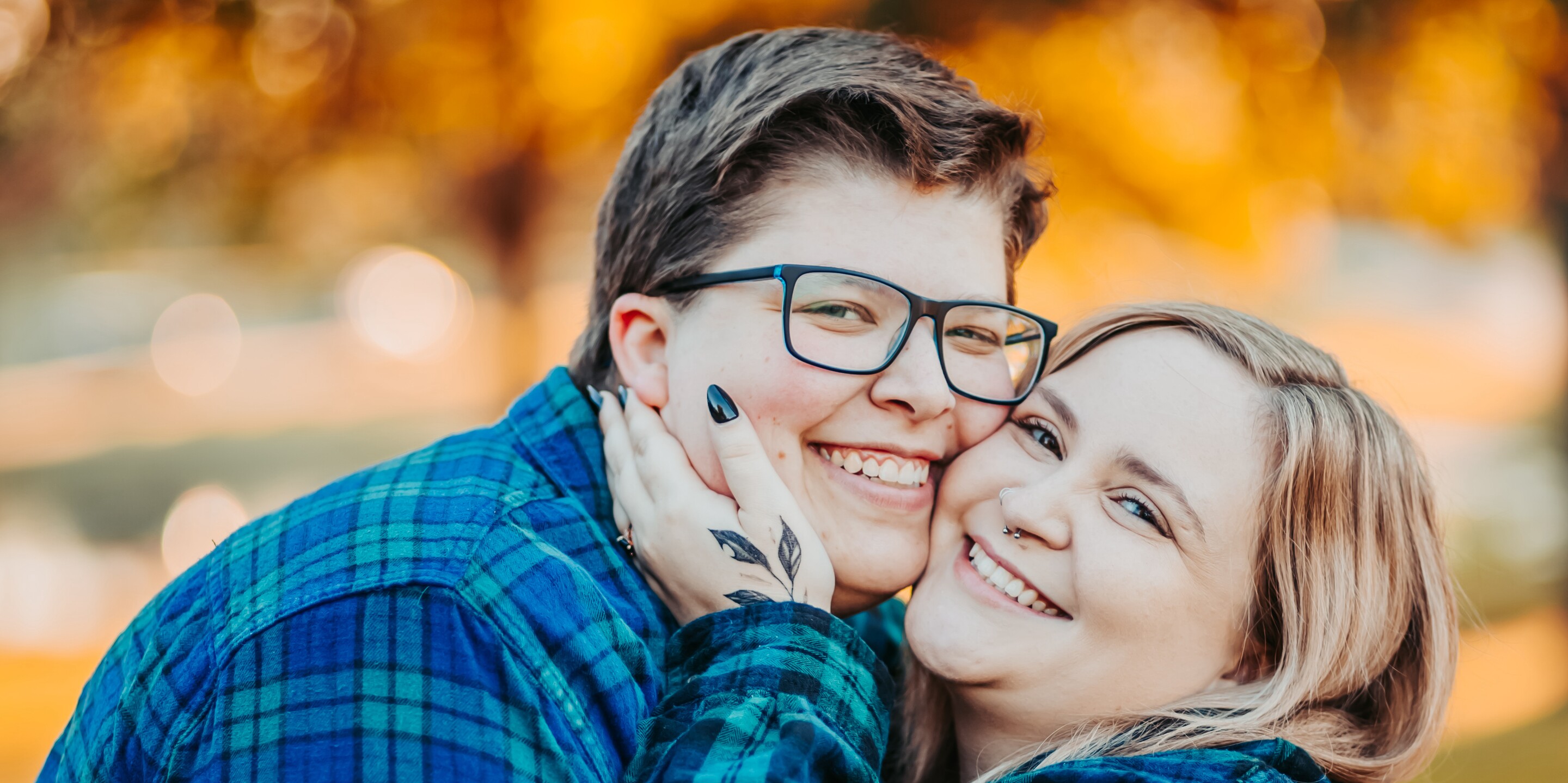 Ashlyn & Hailey Home Page Banner
