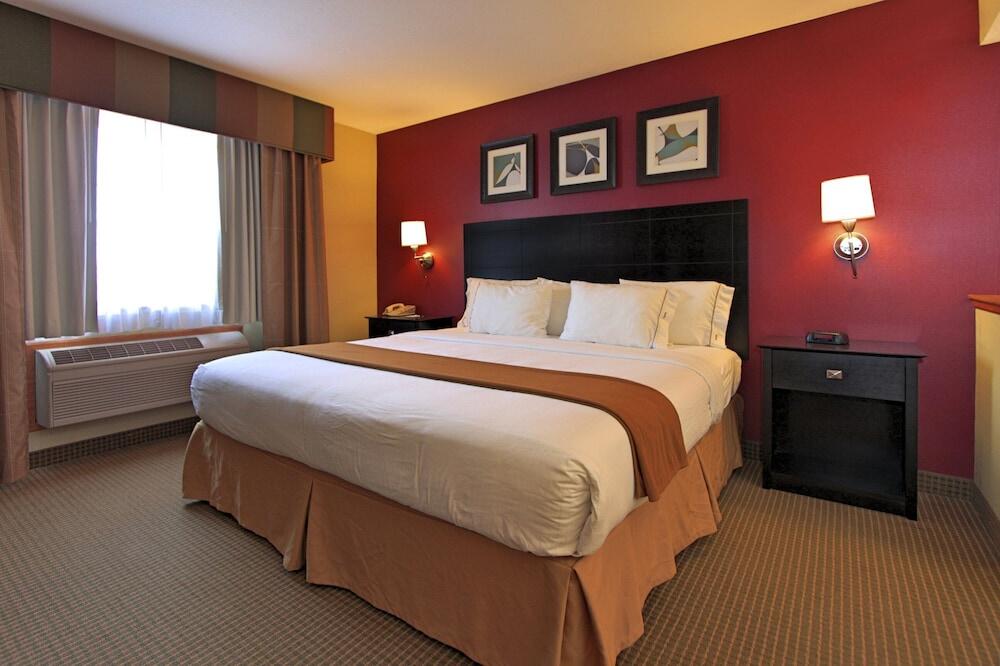 Picture of Holiday Inn Express Hotel & Suites Defiance by IHG