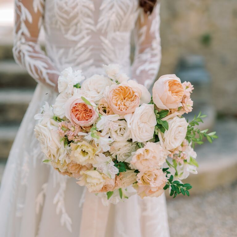 Peach garden rose bouquet