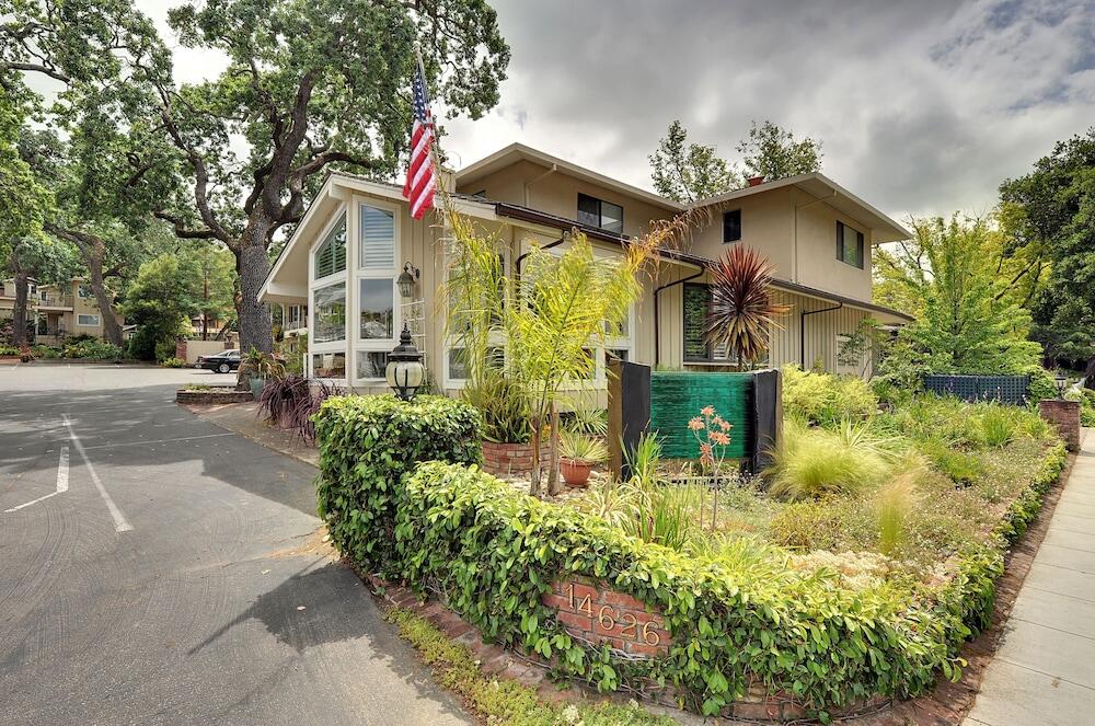Picture of Saratoga Oaks Lodge