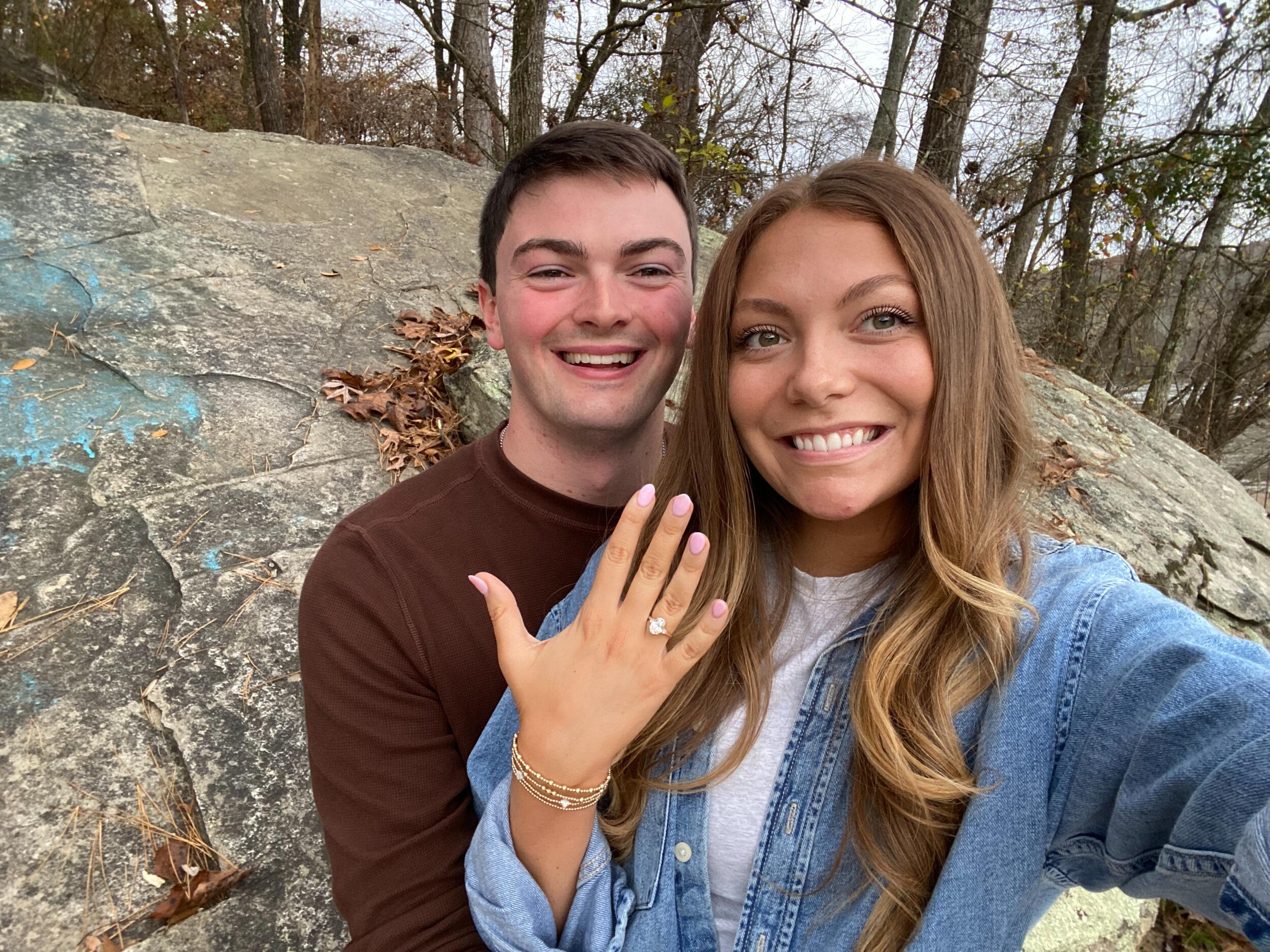 We're ENGAGED!!!!!