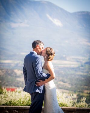 Jenny and Dave First Kiss at Azura Cellars