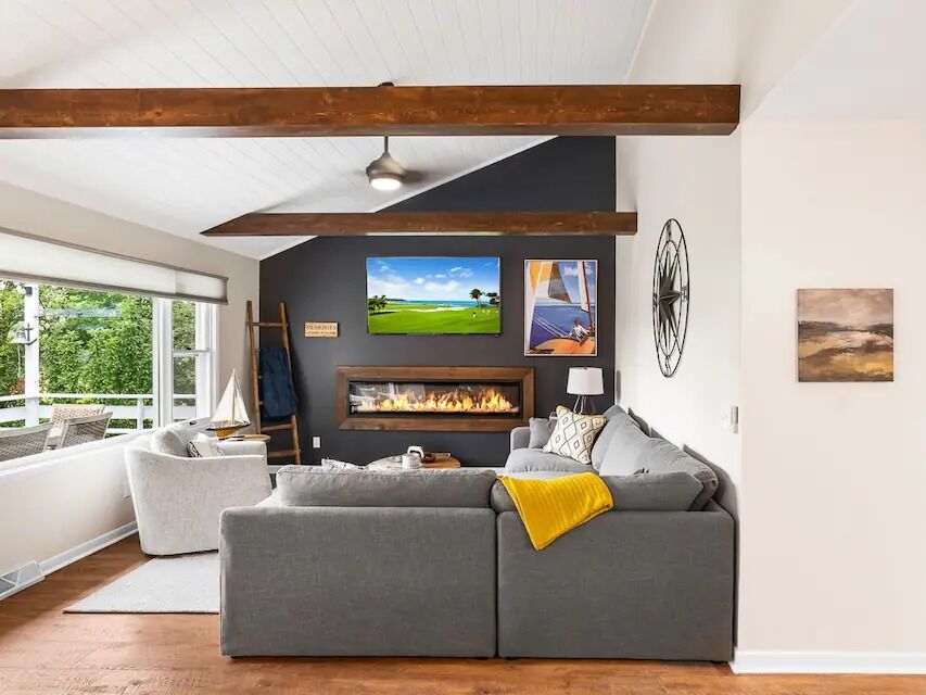 Picture of Home in Green Lake for 10+ guests ·   3 bedrooms · 8 beds · 2 baths