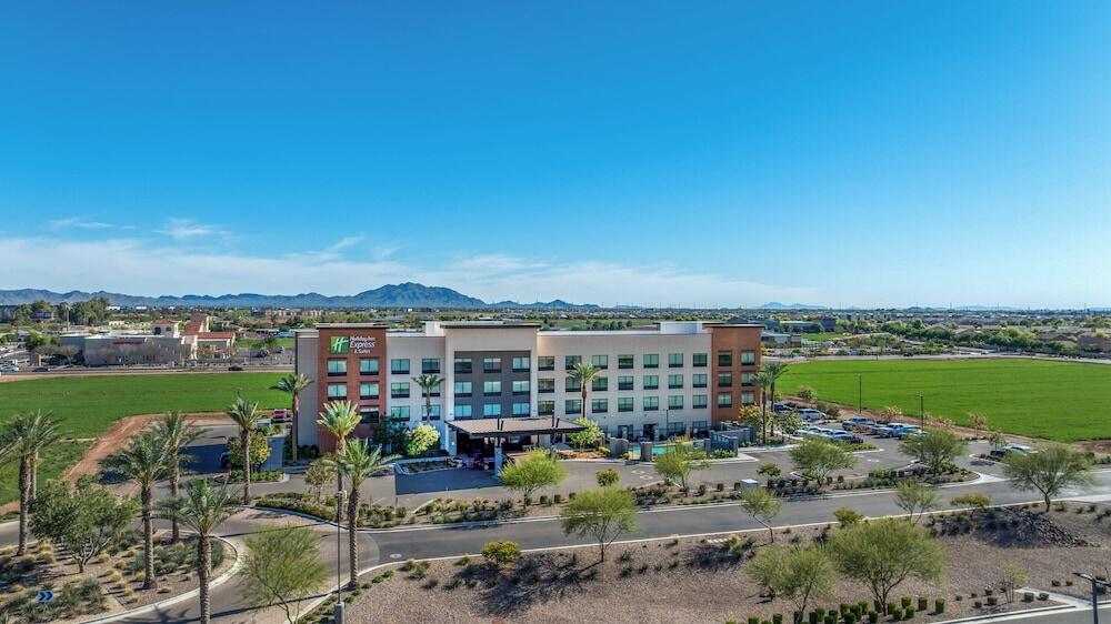 Picture of Holiday Inn Express & Suites Gilbert Mesa Gateway Airport by IHG