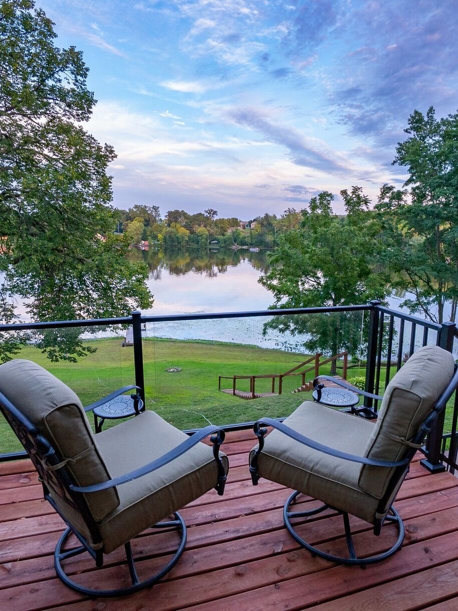 Picture of Downtown Lakefront Home
