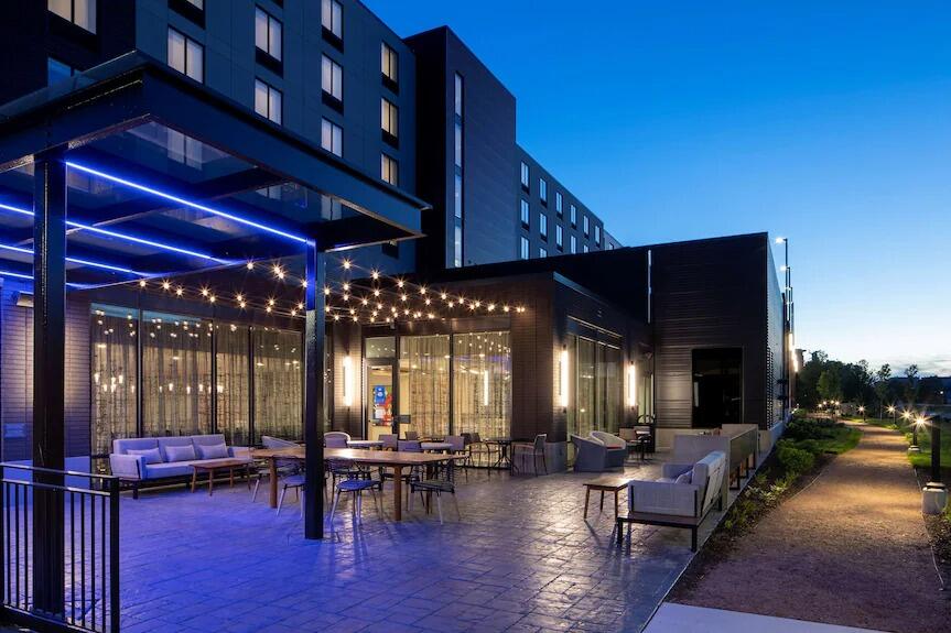 Picture of Hilton Garden Inn Madison Downtown