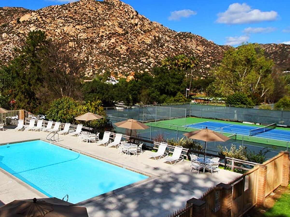 Picture of Riviera Oaks Resort & Racquet Club