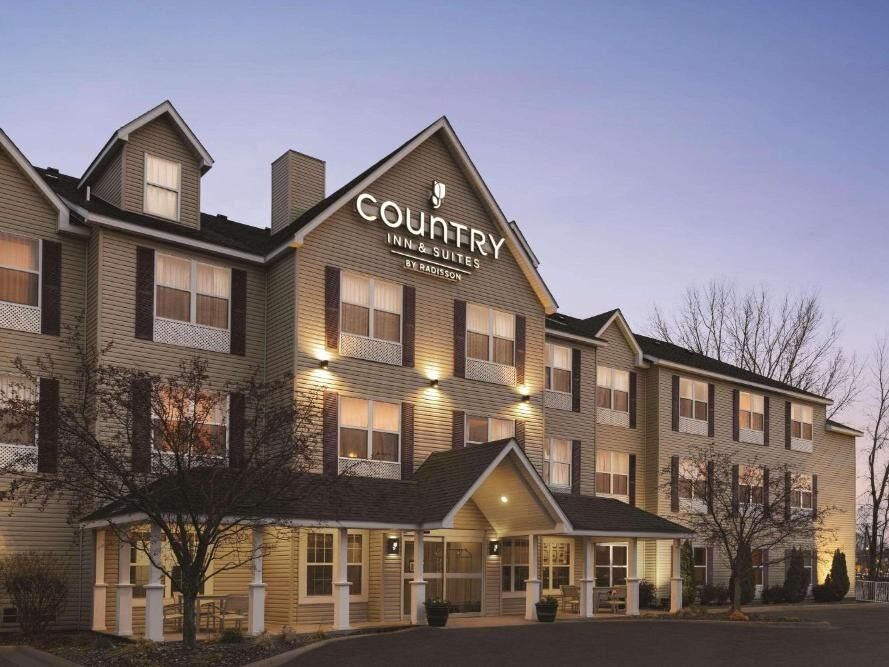 Picture of Country Inn & Suites by Radisson, Forest Lake, MN