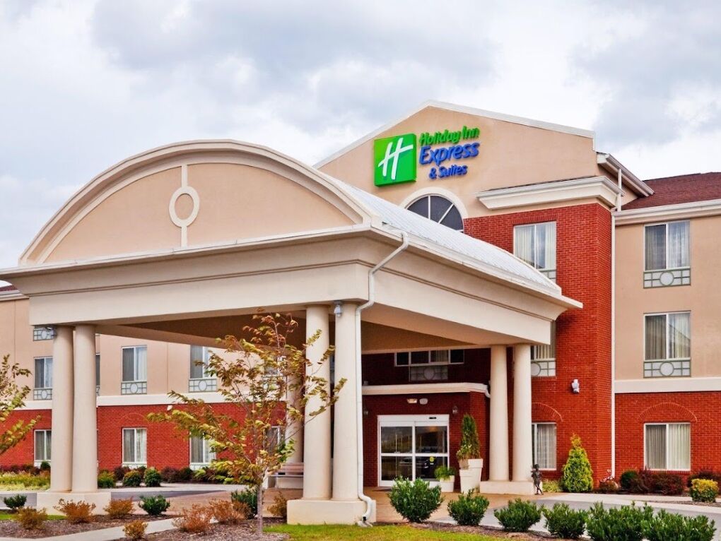 Picture of Holiday Inn Express & Suites Dickson, an IHG Hotel