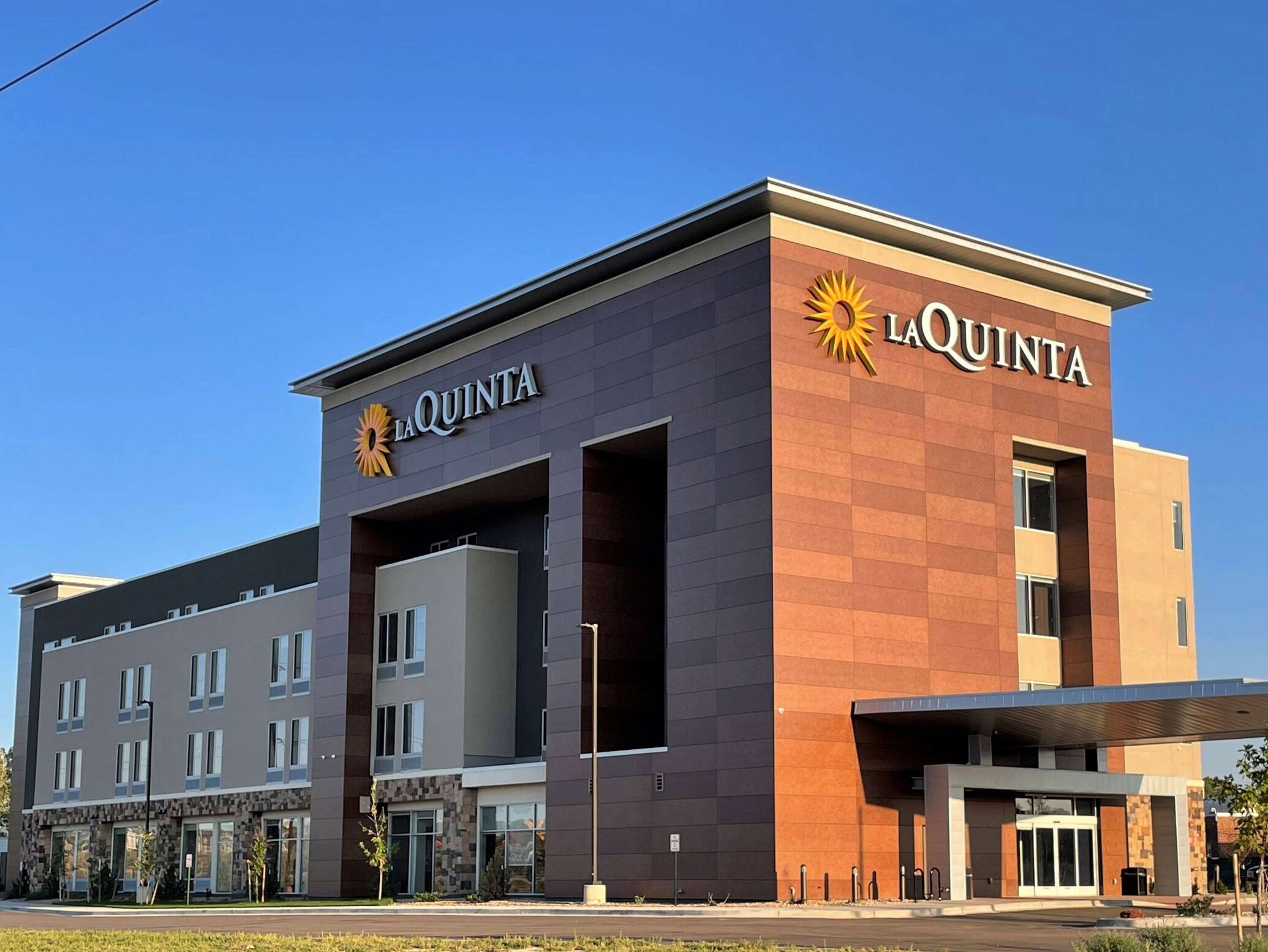 Picture of La Quinta Inn & Suites by Wyndham Denver Parker