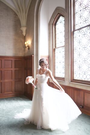 Embellished Lace Applique Sleeveless Wedding Dress