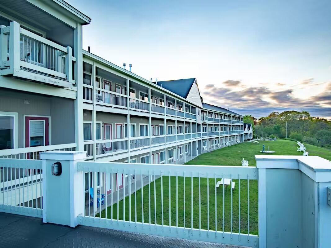 Picture of Fireside Inn & Suites