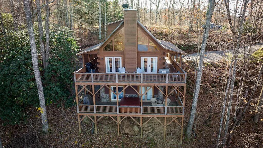 Picture of 3 Story Chalet