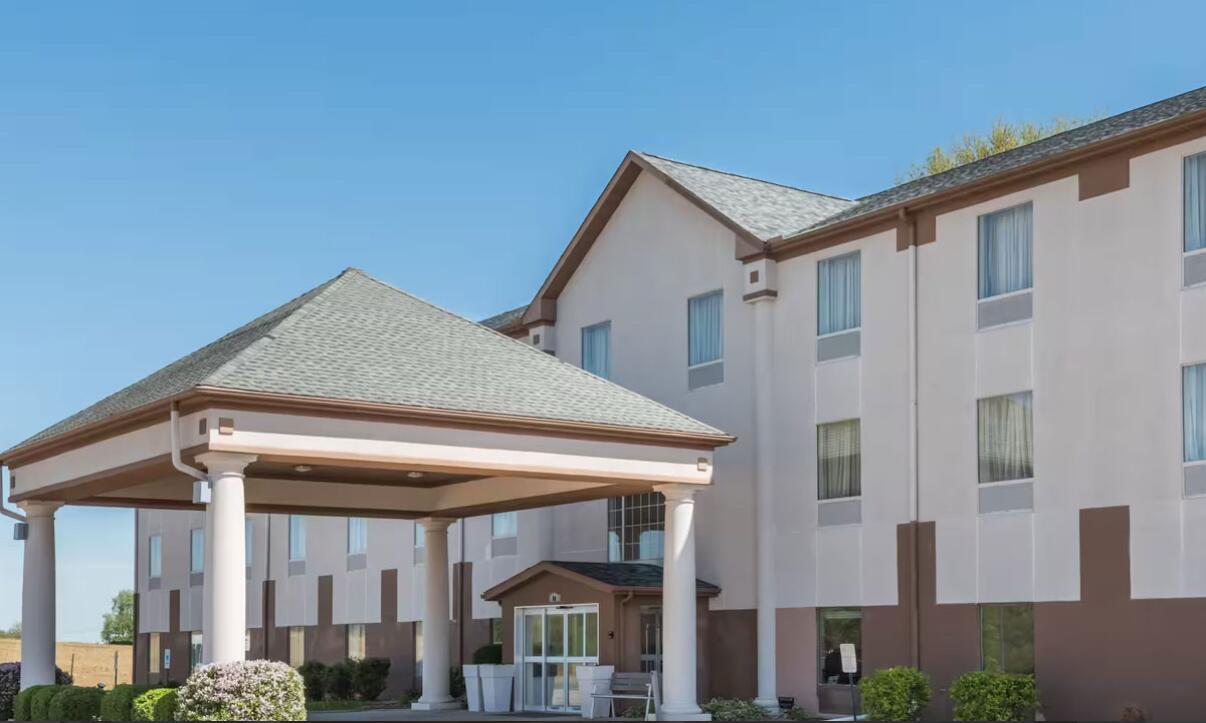 Picture of Seasons Inn & Suites Highland