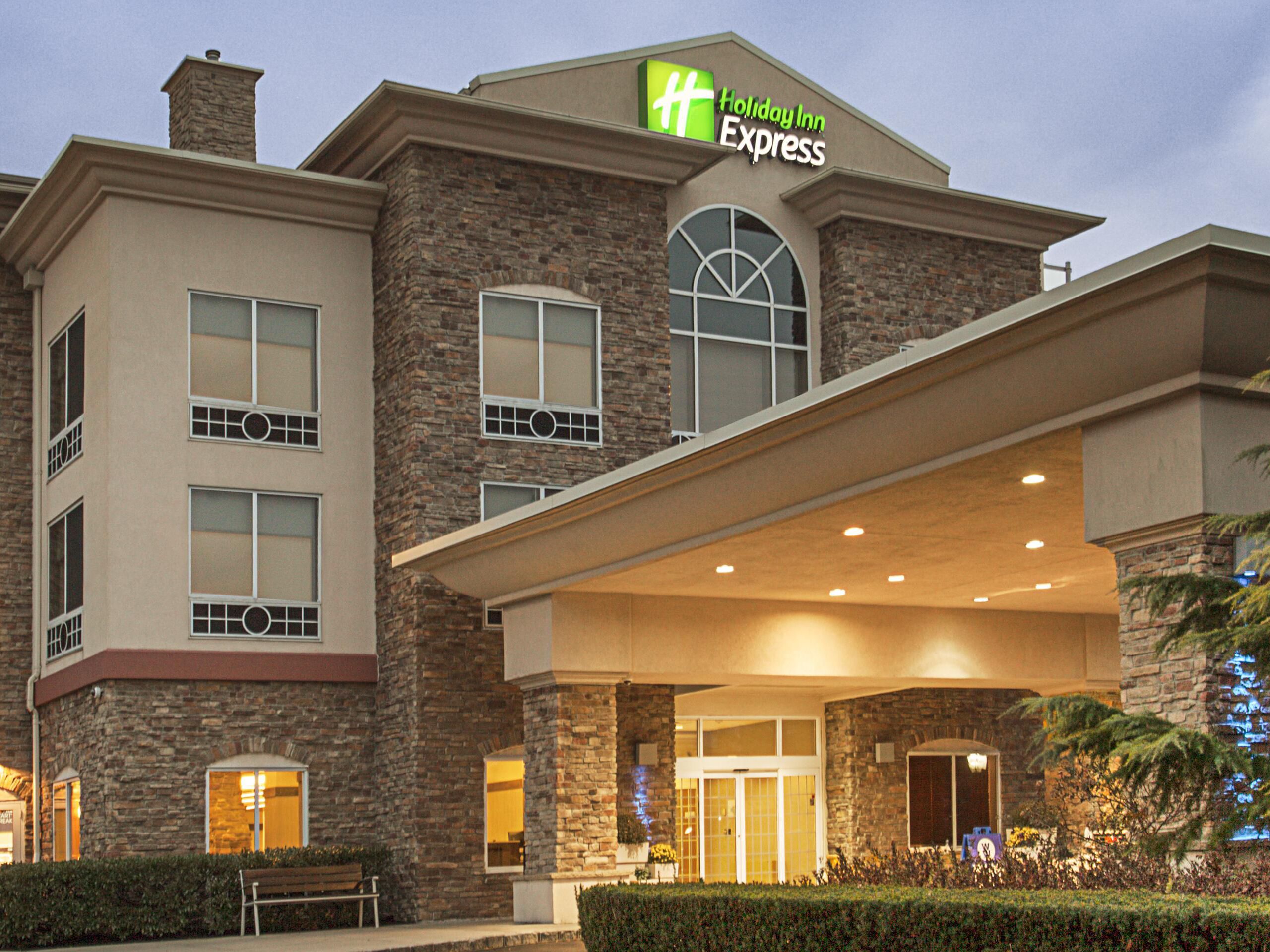 Picture of Holiday Inn Express & Suites Long Island- East End
