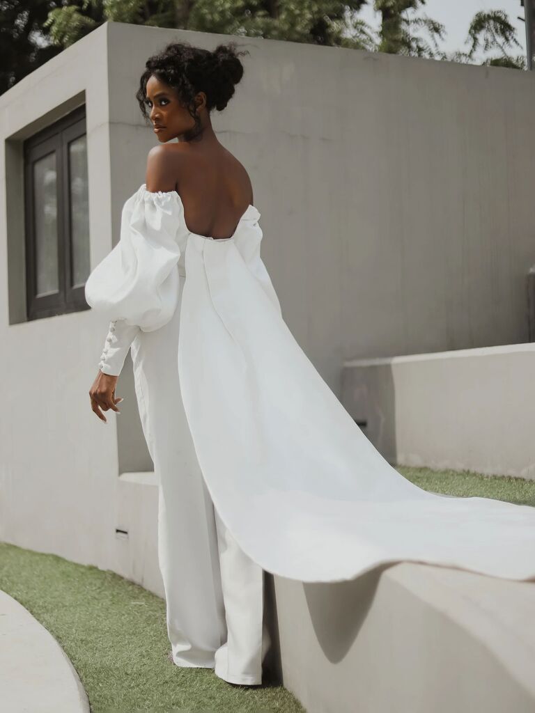 The 25 Best Cape Wedding Dresses & Bridal Capes of 2022