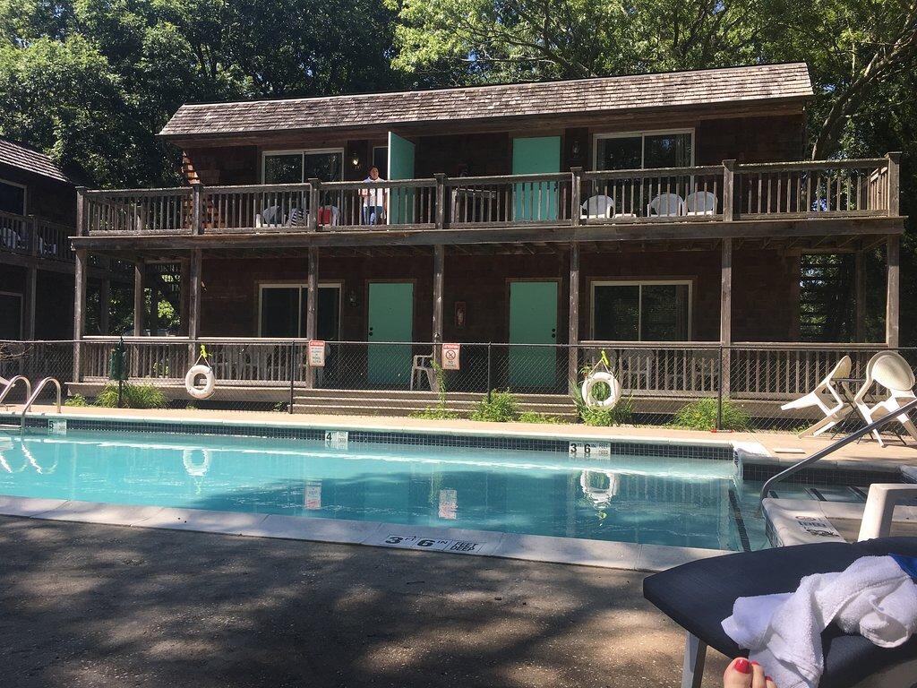 Picture of 380 Inn