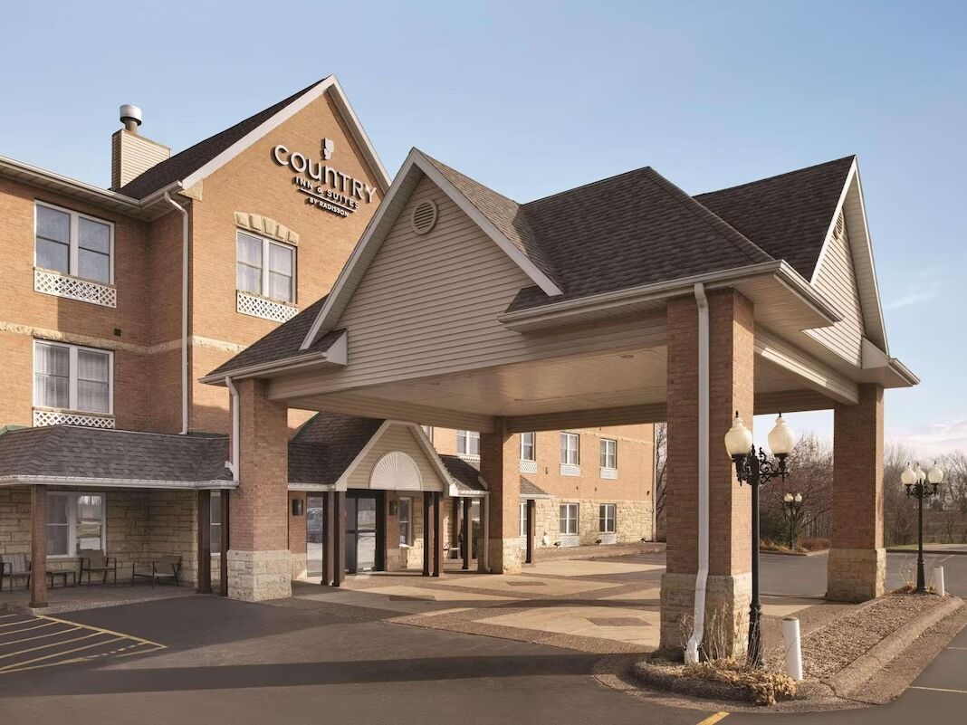 Picture of Country Inn & Suites by Radisson, Galena, IL