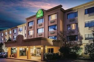 Picture of La Quinta Inn & Suites by Wyndham Seattle Bellevue/Kirkland