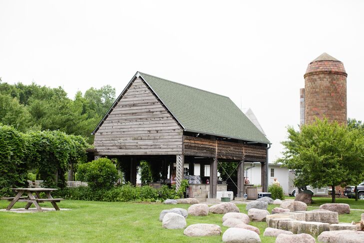 The rustic venue was exactly what the couple was searching for -- a great outdoor space with even better character.