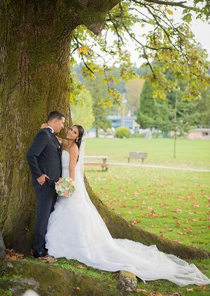 Romantic Outdoor Park Photoshoot